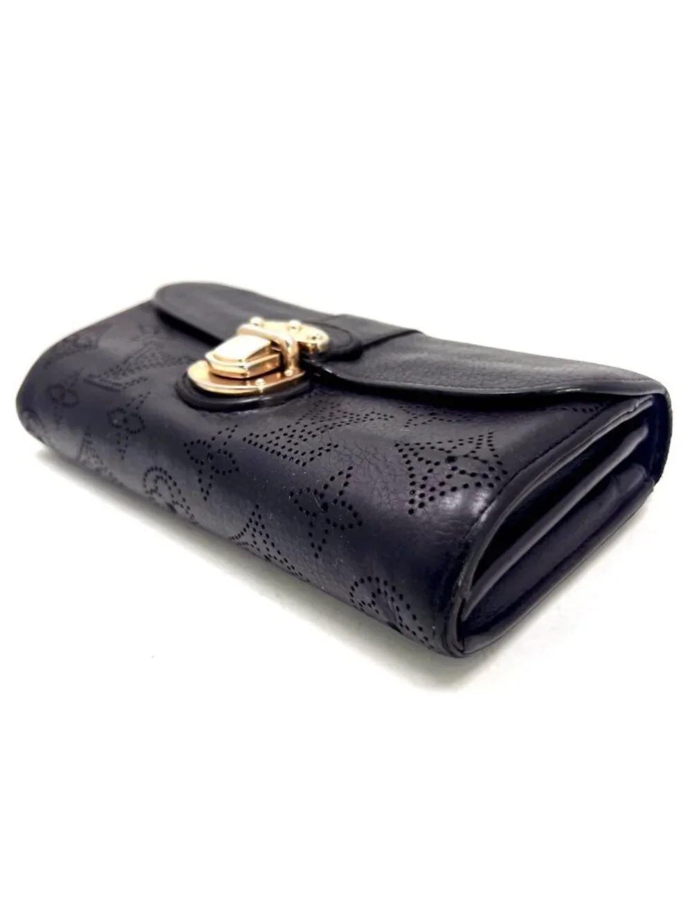 Louis Vuitton color dark